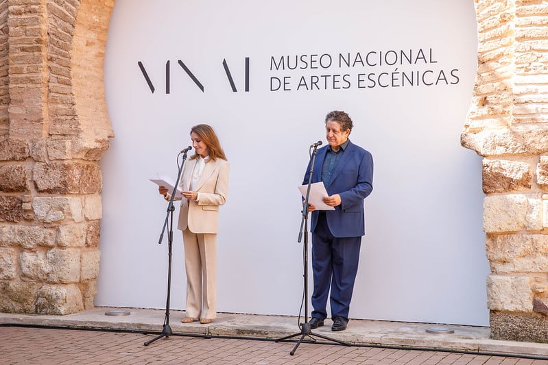 La actriz Ana Belén y el actor Pedro Casablanc durante la lectura del manifiesto en el Día Mundial del Teatro