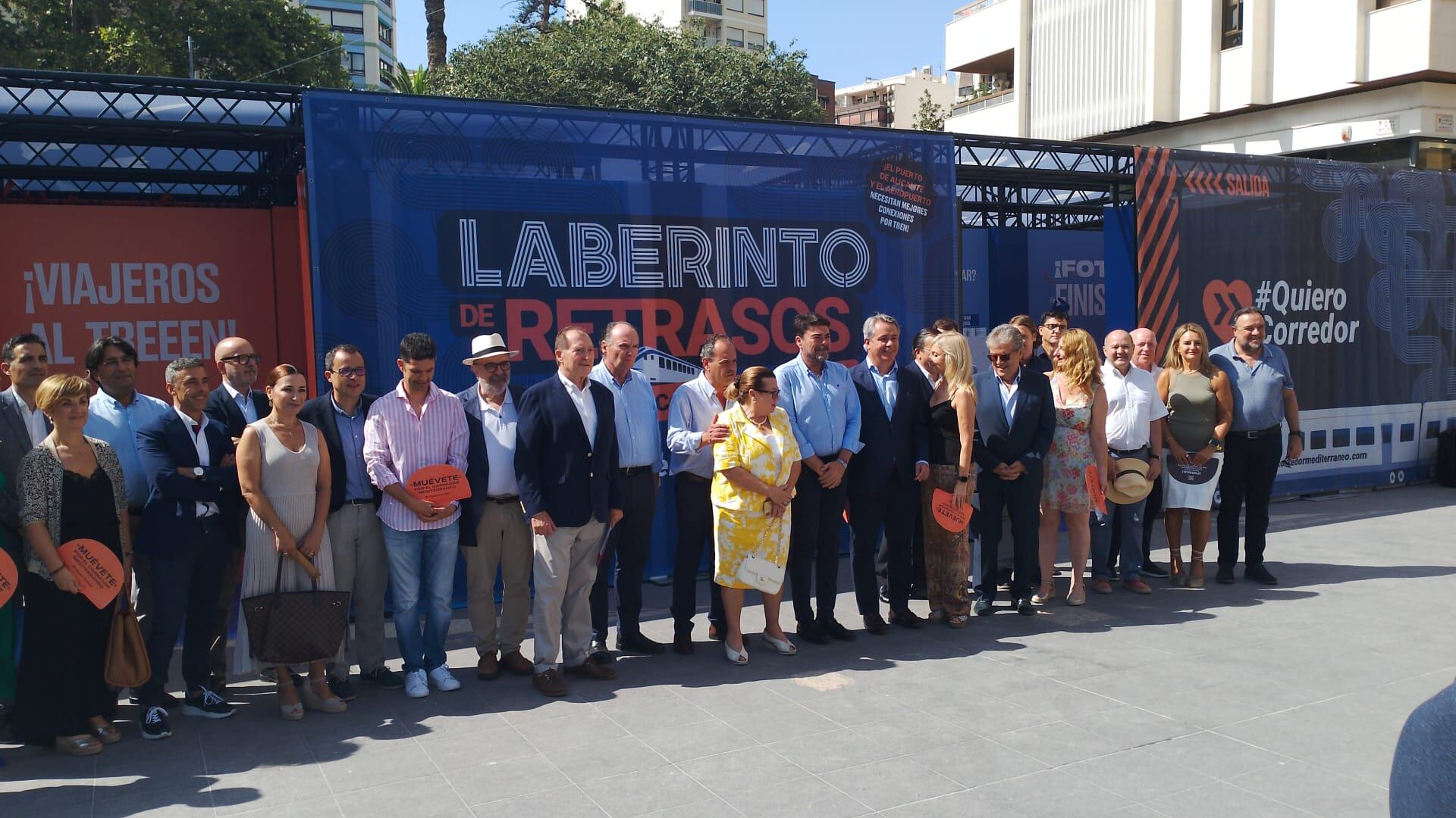 Acto de presentación en Alicante de Laberinto de Retrasos del Corredor Mediterráneo