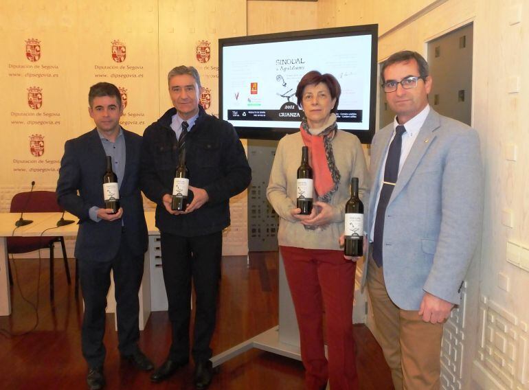 Imagen de la presentación del vino del Sinodal de Aguilafuente en la Diputación de Segovia.