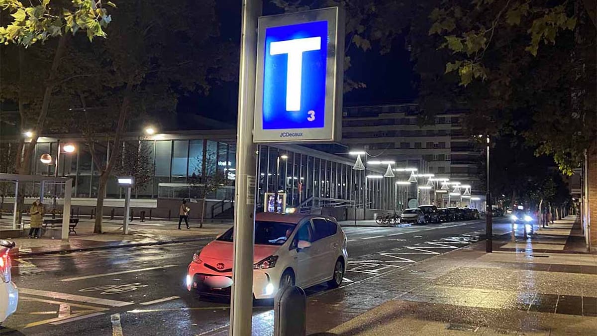 Vitoria pacta con los profesionales que haya 50 taxis las noches del sábado
