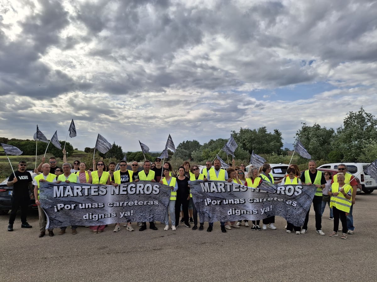 El tercer 'martes negro' en la A -131 en Los Monegros para denunciar su "estado de abandono" provoca el choque con DGA