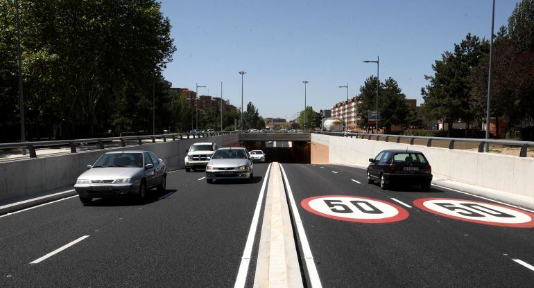 Asfaltado y marcas viales en el túnel de la Avenida de Salamanca