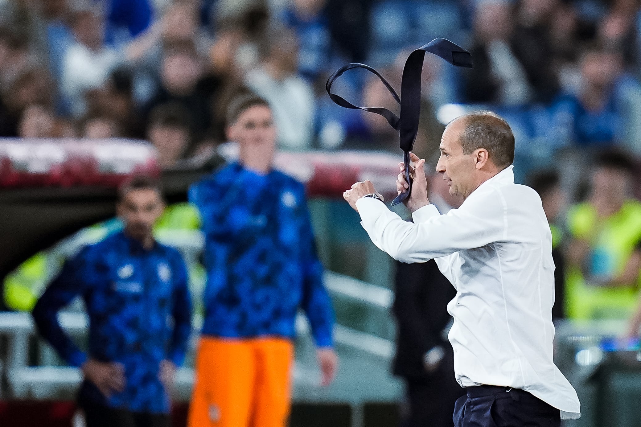 Massimiliano Allegri, descamisado en la final de la Coppa Italia