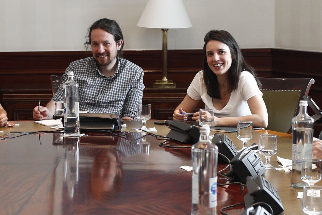 Foto de archivo de junio de 2019 de Pablo Iglesias e Irene Montero