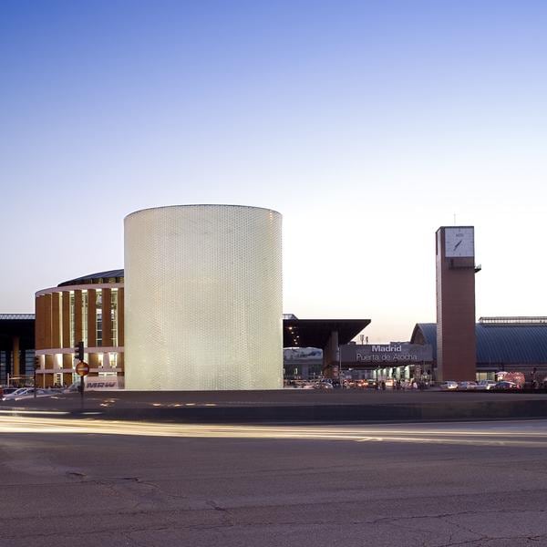 Imagen exterior del monumento a las víctimas de los atentados del 11M de 2004.