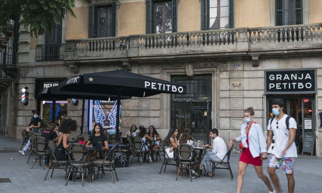 Un bar en la nueva normalidad de coronavirus.