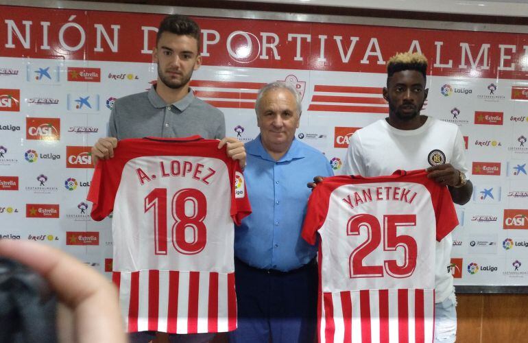 Andoni López y Yan Eteki. 