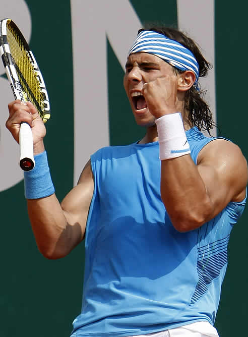 Nadal celebra su triunfo ante Davydenko