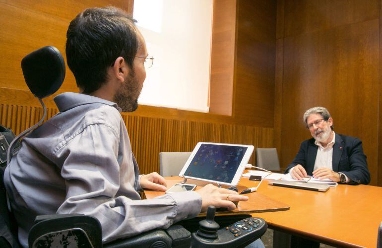 Los secretarios de Organización de Podemos e IU, Pablo Echenique y Adolfo Barrena.