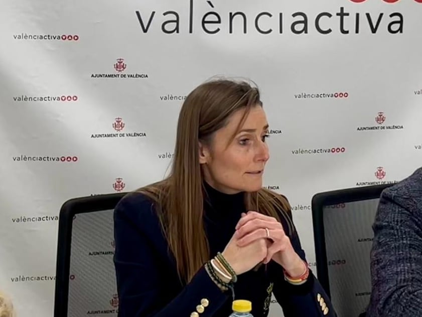 El segundo teniente de alcalde en València y edill de Empleo, Juanma Badenas, y la concejala de Emprendimiento, Cecilia Herrero, presiden la primera reunión de trabajo con una representación de los principales agentes económicos y sociales de la ciudad