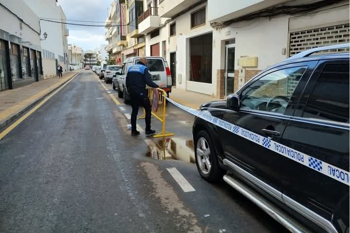 Balización de zona inundable en Arrecife, Lanzarote.
