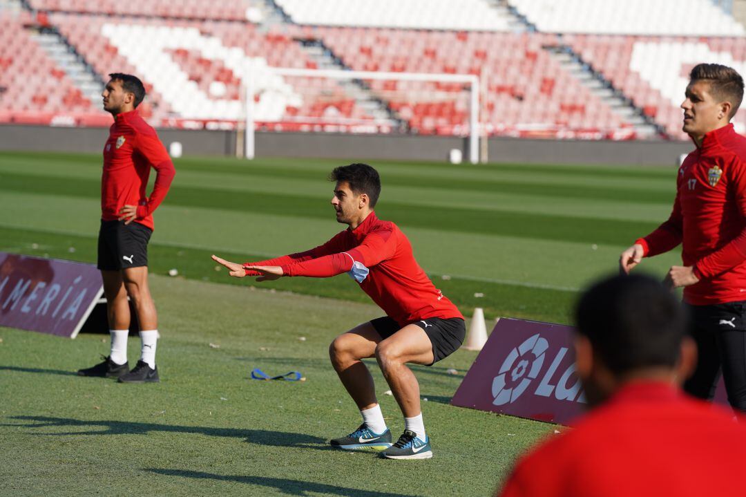 Los jugadores rojiblancos entrenando tras las vacaciones.