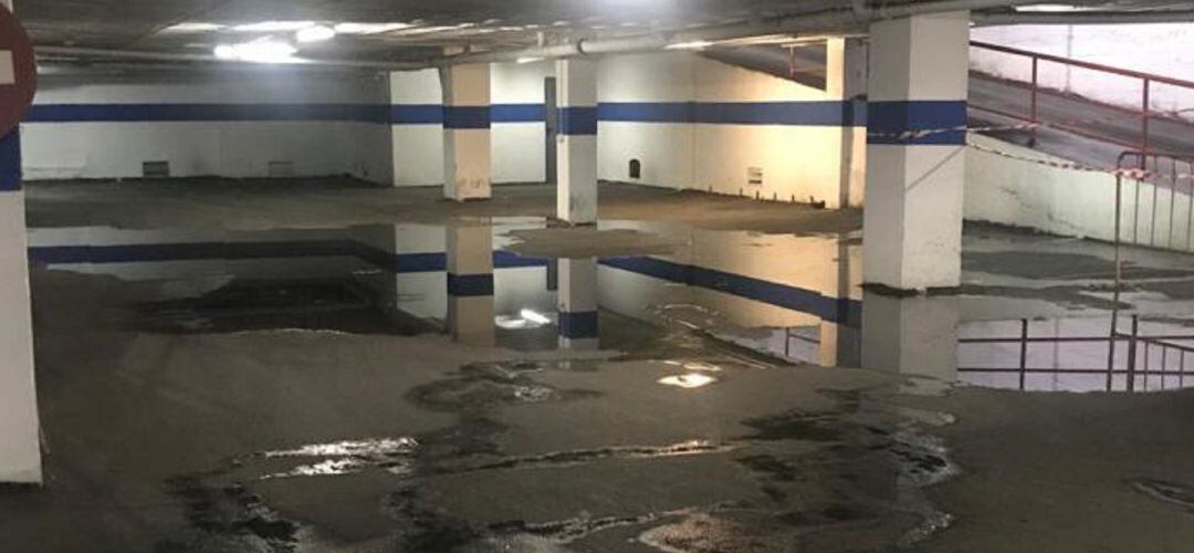 Inundaciones en las instalaciones del Parking de San Francisco.