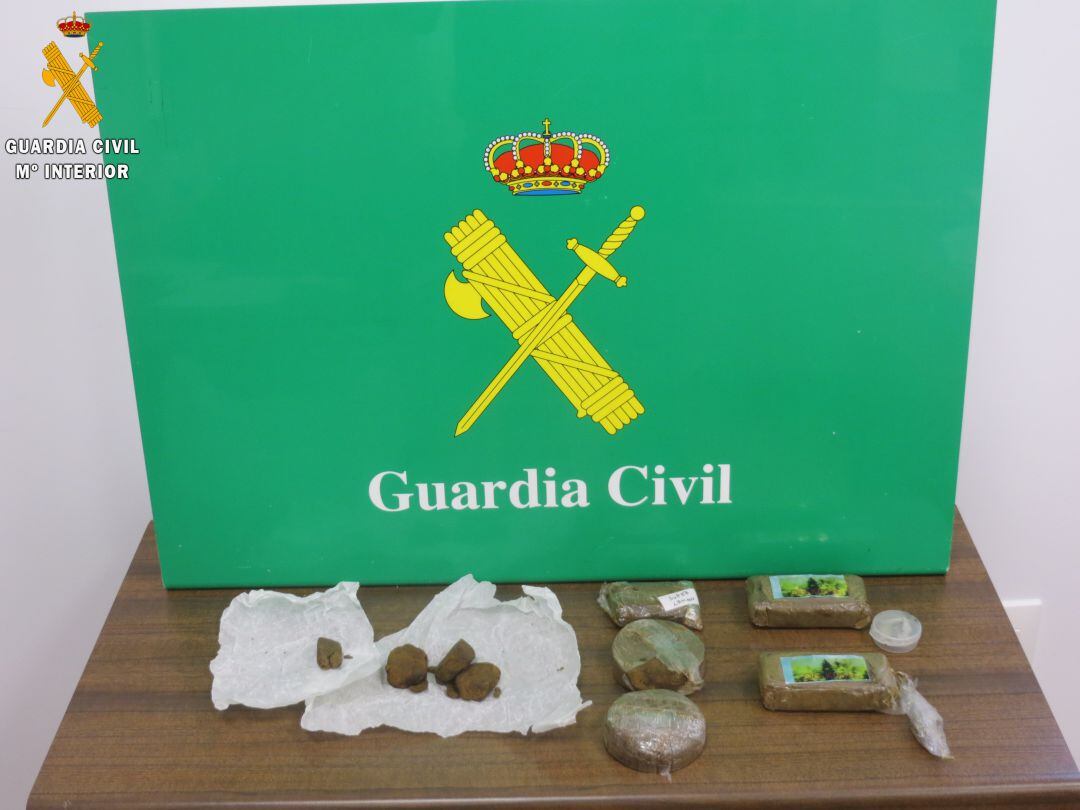 La Guardia Civil detiene en El Espinar a un hombre con 495 gramos de hachís adheridos a su cuerpo