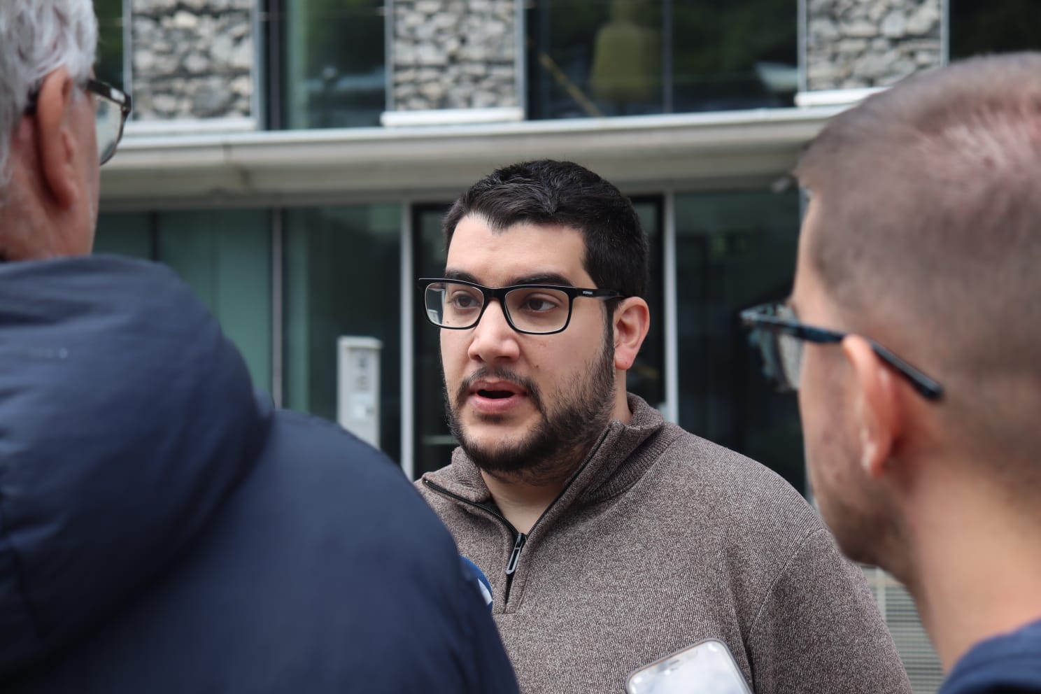 El conseller i president del PS, Pere Baró, compareixent davant la premsa aquest dimarts.