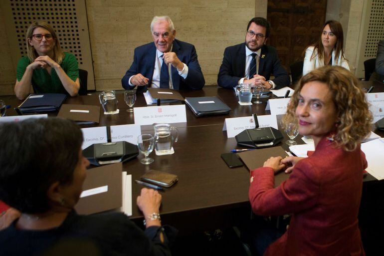 Cunillera, Batet, Artadi, Maragall i Aragonès a l'inici de la reunió