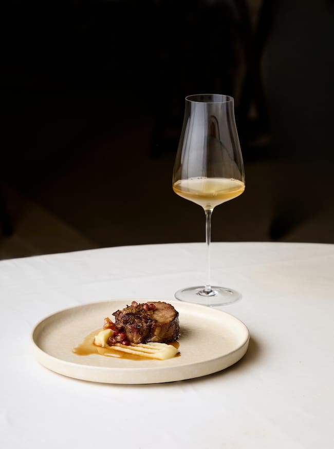 Montaña. Paletilla de ternasco de Aragón I.G.P. - Té de Aragón.