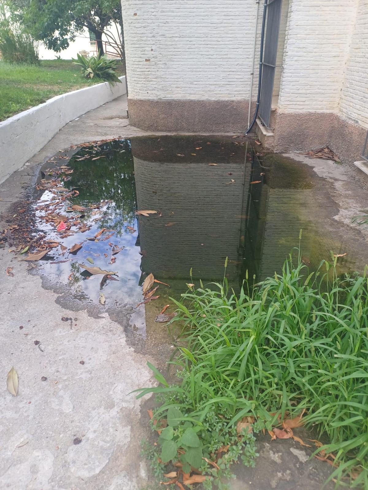 Aguas fecales en el albergue municipal