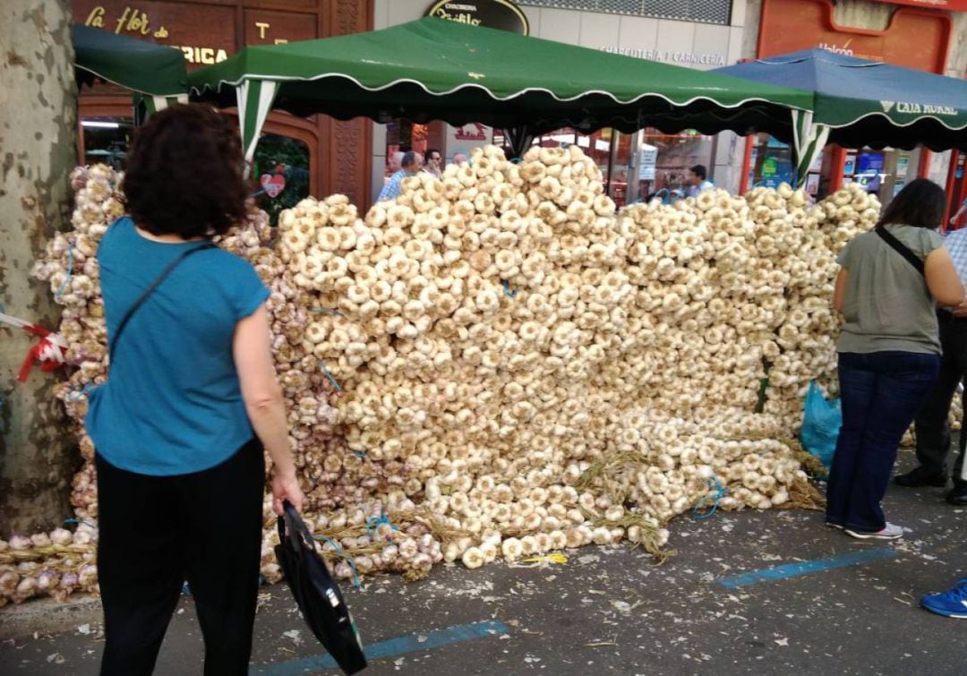 Un puesto en la Feria del Ajo del pasado año