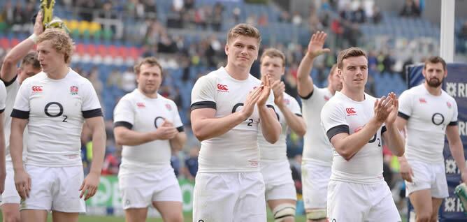 Los jugadores ingleses celebran su victoria frente a Italia en Roma