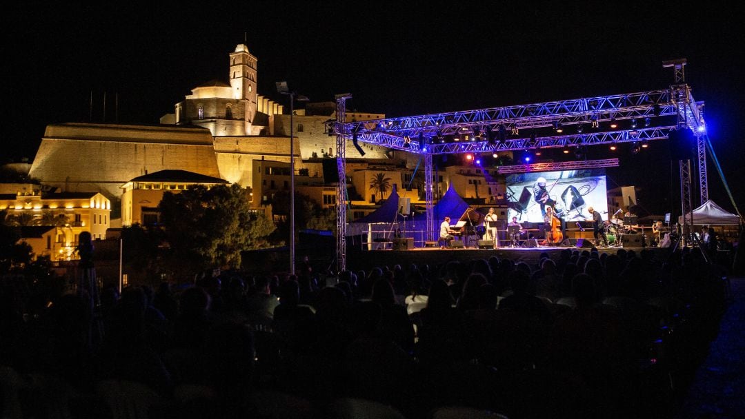 Imagen de archivo de ediciones anteriores