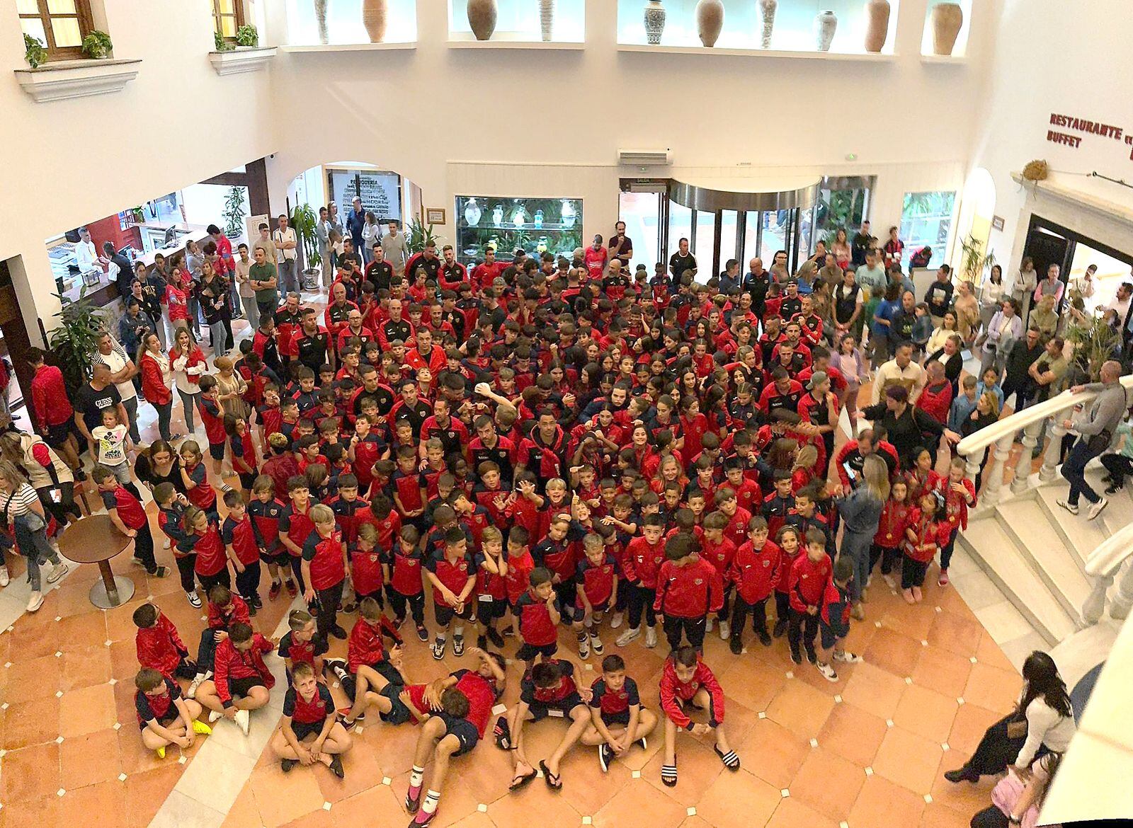 Más de 1.000 roqueteros participan en diferentes campeonatos de fútbol andaluces.