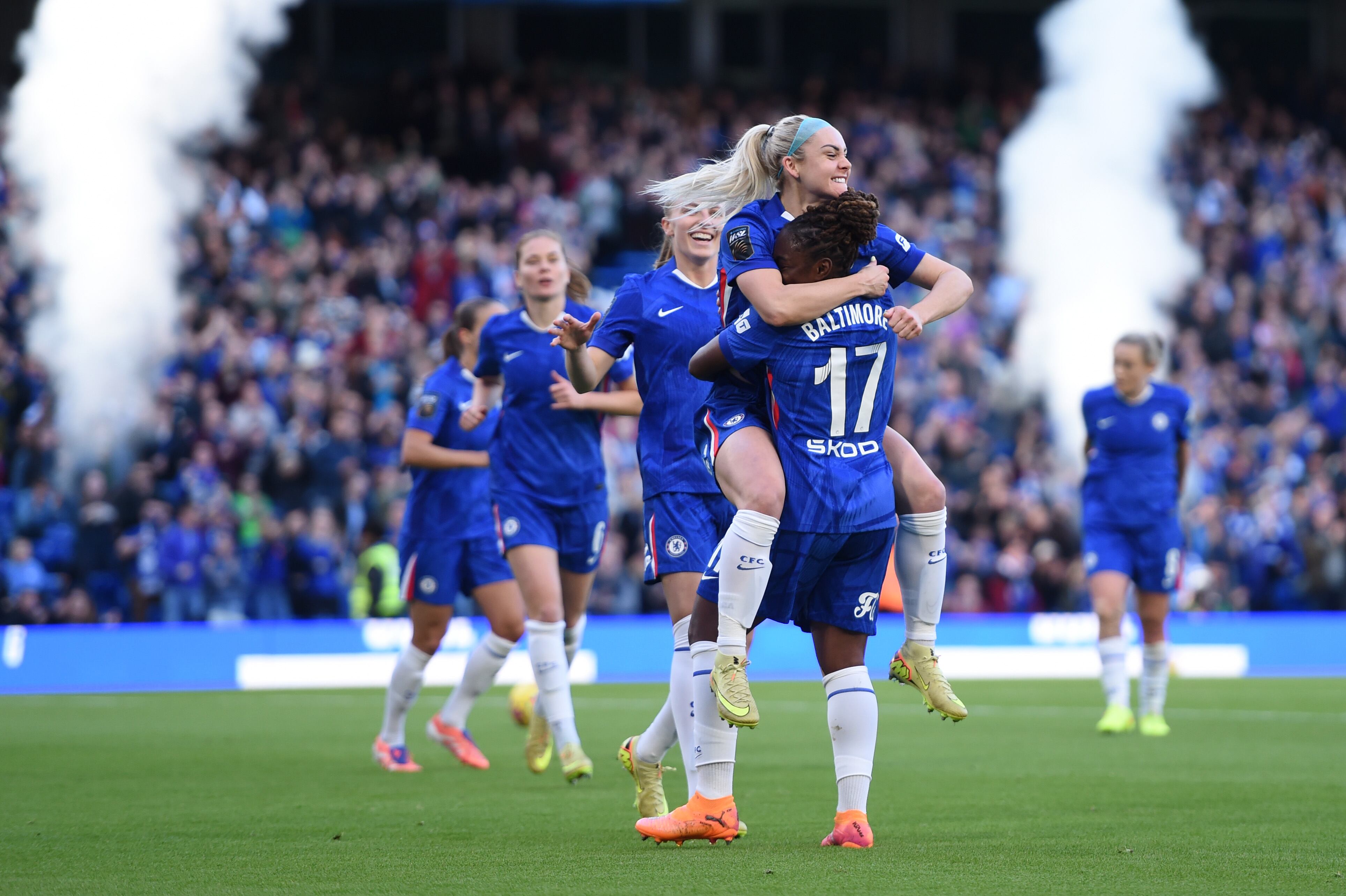 Celebración del equipo femenino del Chelsea en Stamford Bridge