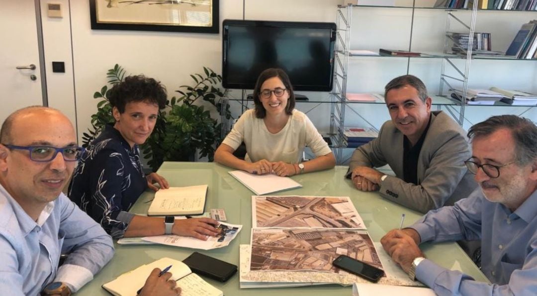 La alcaldesa de Onda, Carmina Ballester con el director general de Obras Públicas de la Consellería de Infraestructuras