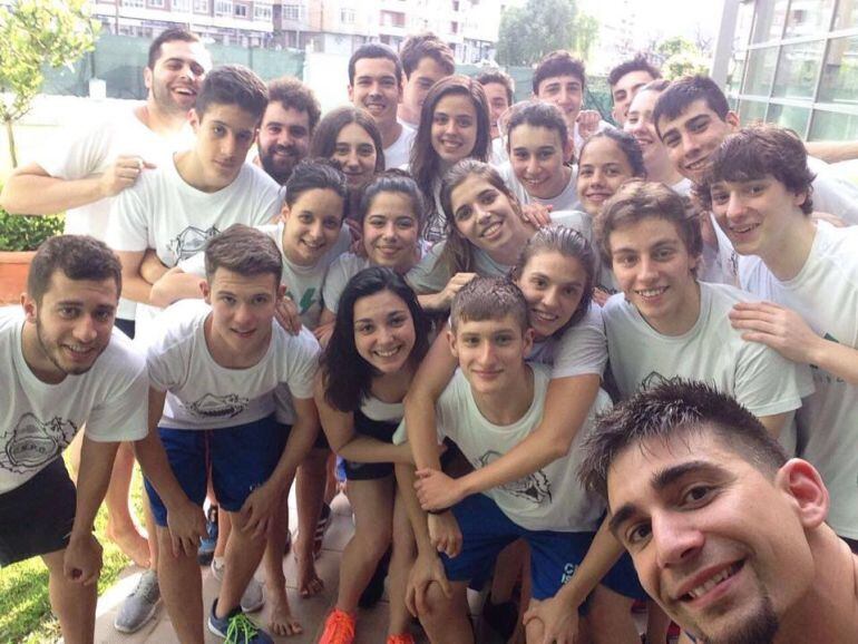 Equipo del Club Natación Ourense, en los campeonatos gallegos de verano en la piscina Rosario Dueñas de Ourense