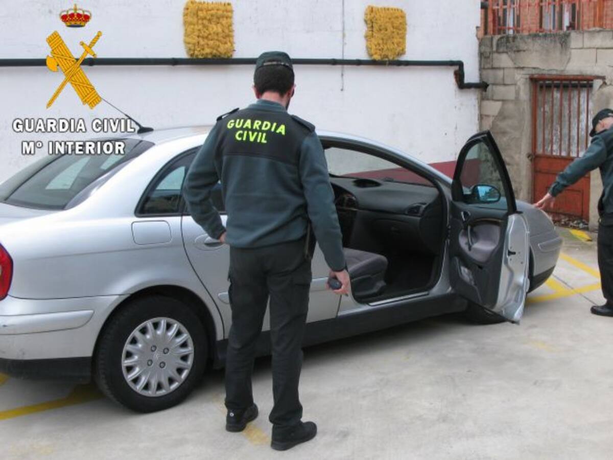 La Guardia Civil detiene a un joven por conducir sin permiso y simular el robo de su vehículo