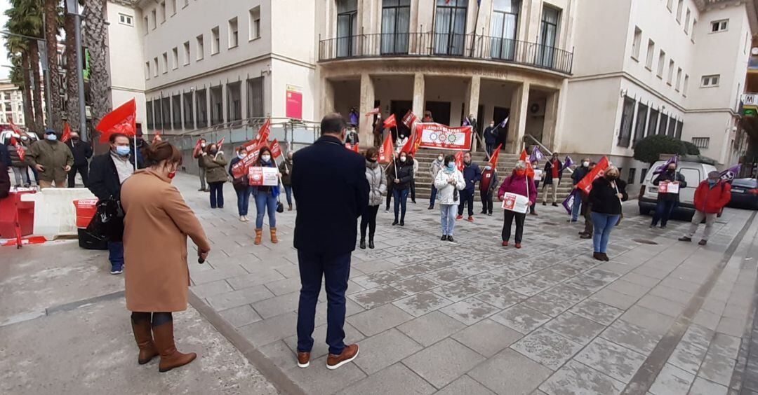 Concentración frente a la Subdelegación