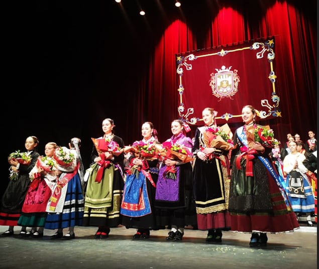 Natalia Pérez, de la Peña Antonio José, y Vega Sacristán, de la ACR Danzas María Ángeles Saiz, se proclaman Reina Mayor e Infantil