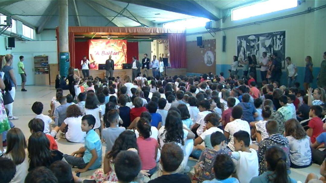 Los niños del CEIP Escultor Acuña vuelven a las aulas