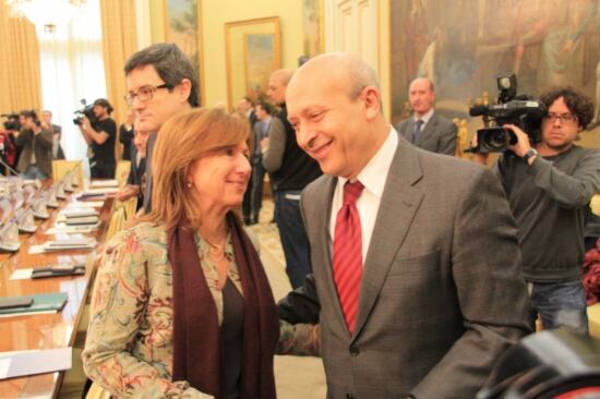 La secretària general d'Ensenyament, Maria Jesús Mier, i el ministre Wert a la sectorial d'Educació