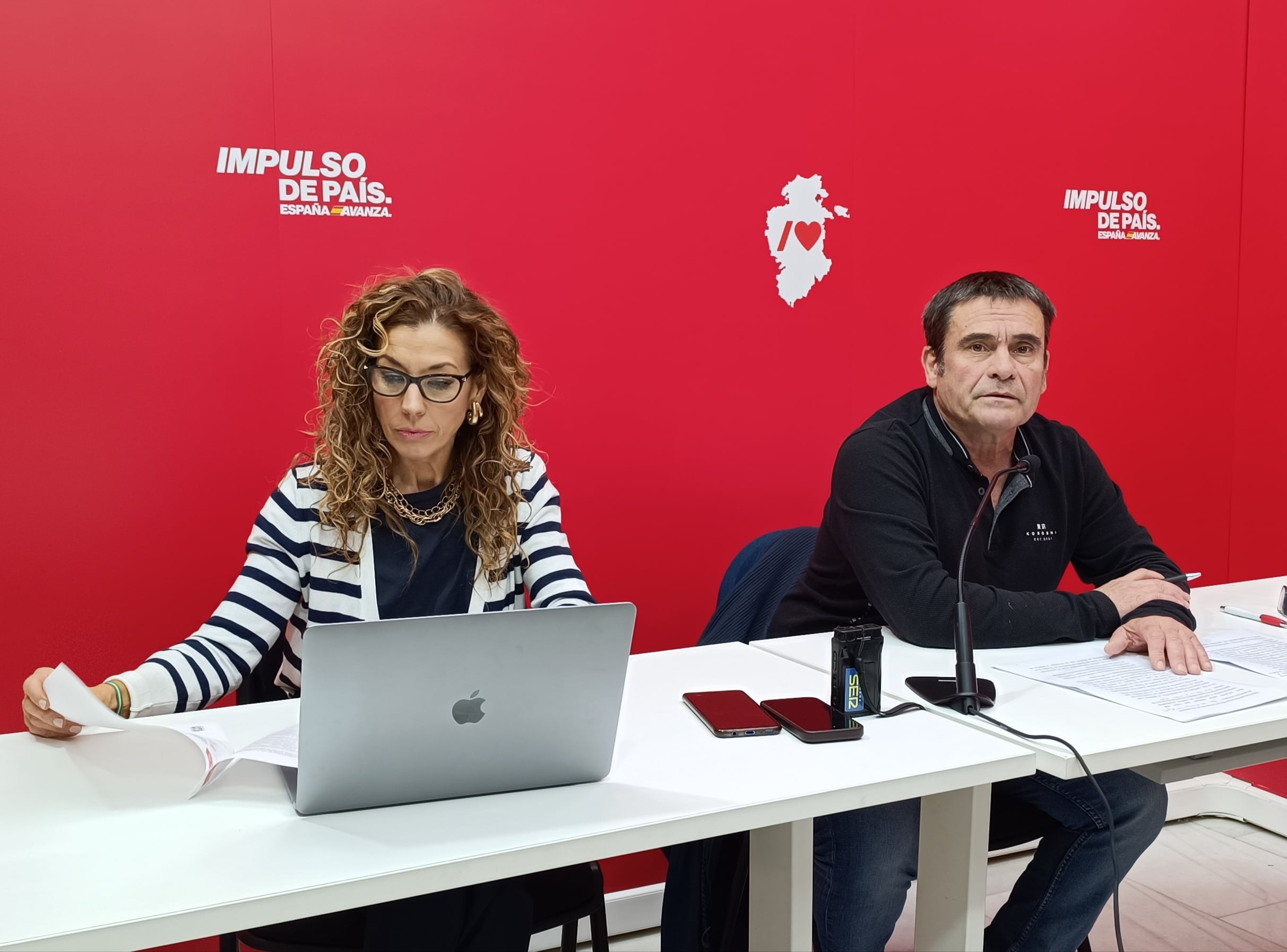 Los procuradores del PSOE por Burgos, Jesús Puente y Virginia Jiménez