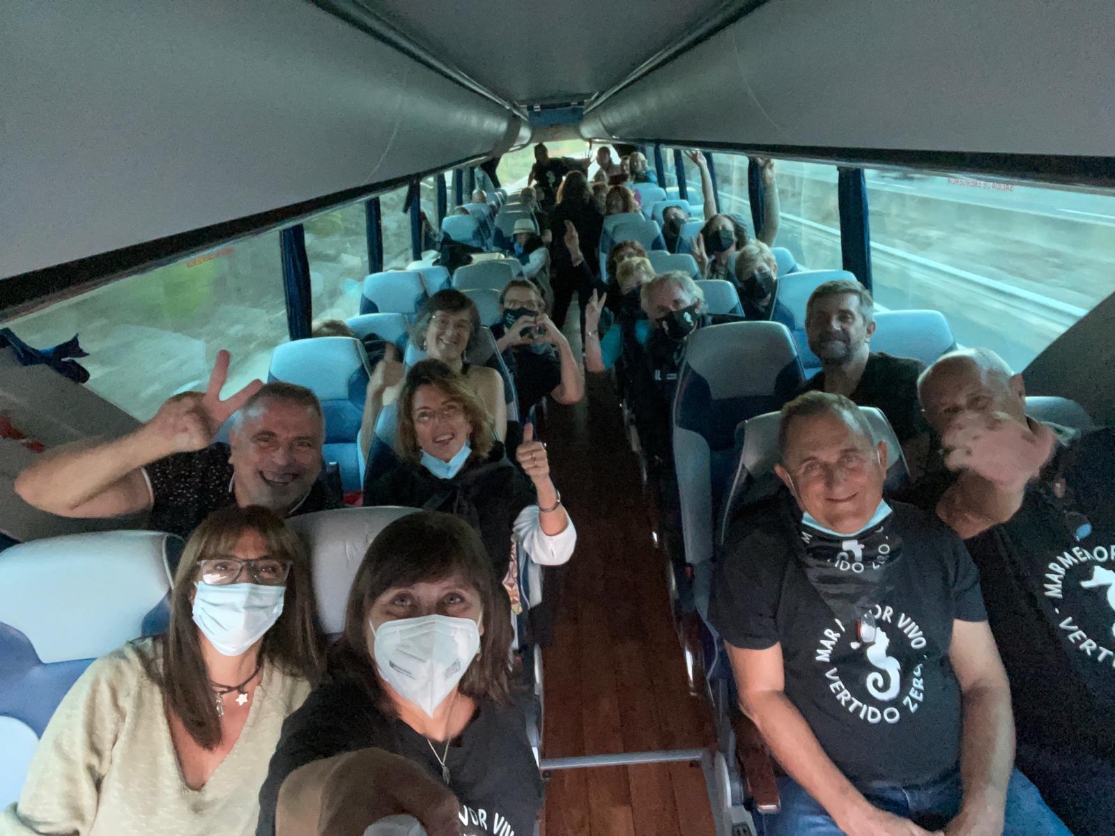 Un centenar de personas se desplazan a Madrid para estar presentes en el debate de la ILP del Mar Menor en el Senado