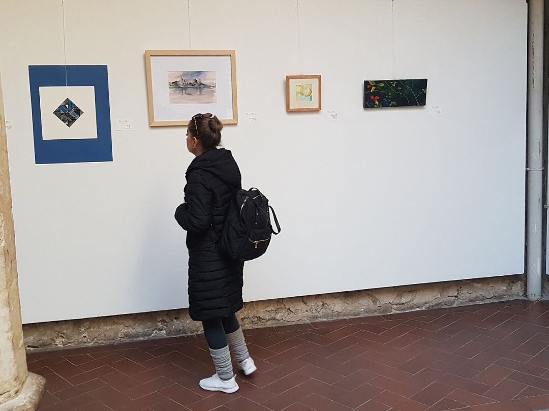 La Escuela de Diseño de la Casa de los Picos acoge las obras de los artistas por el Sáhara.