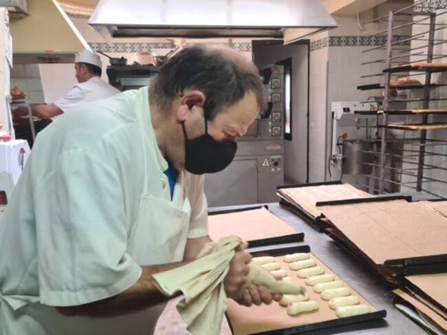 Hemos acompañado al maestro Ángel Molina para conocer y degustar el turrón artesanal que se elabora en Almagro
