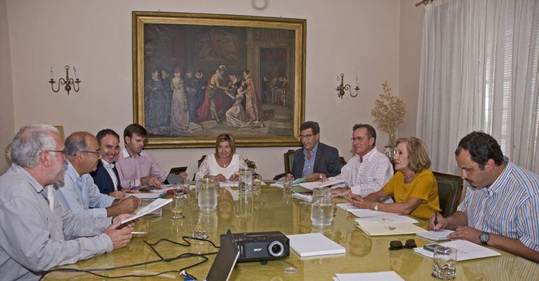 Reunión de Rosario Cordero con los agentes implicados en el  Parque Cultural