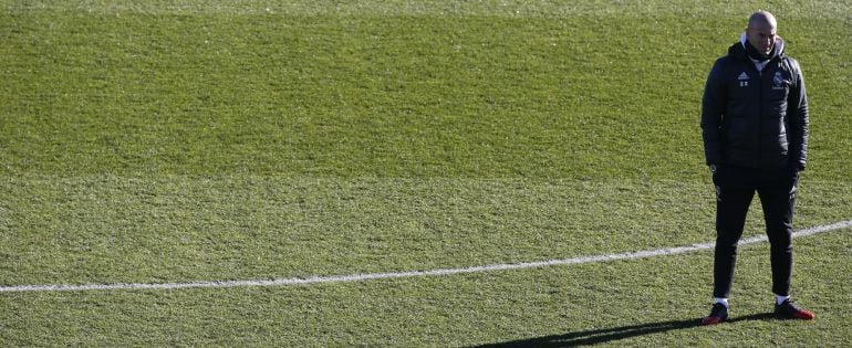 Zidane, en un entrenamiento del Real Madrid antes de marchar de vacaciones