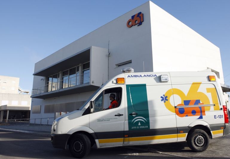 Ambulancia del 061 en Cádiz