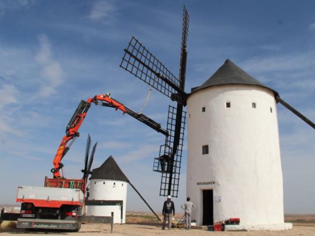 Obras de restauración de los molinos de Alcázar de San Juan.