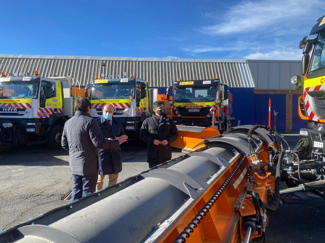 El subdelegado del Gobierno, Arturo  Barral, ha presentado los medios del Plan de Vialidad Invernal