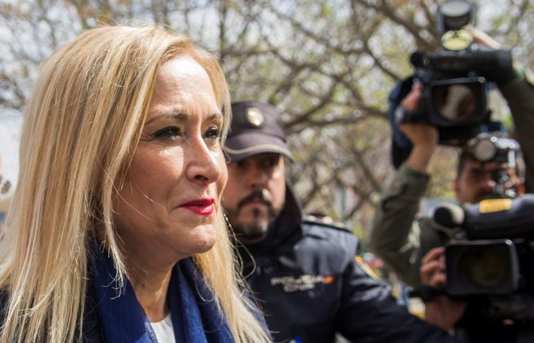 Cifuentes llega a Sevilla para asistir a la convención nacional del PP.