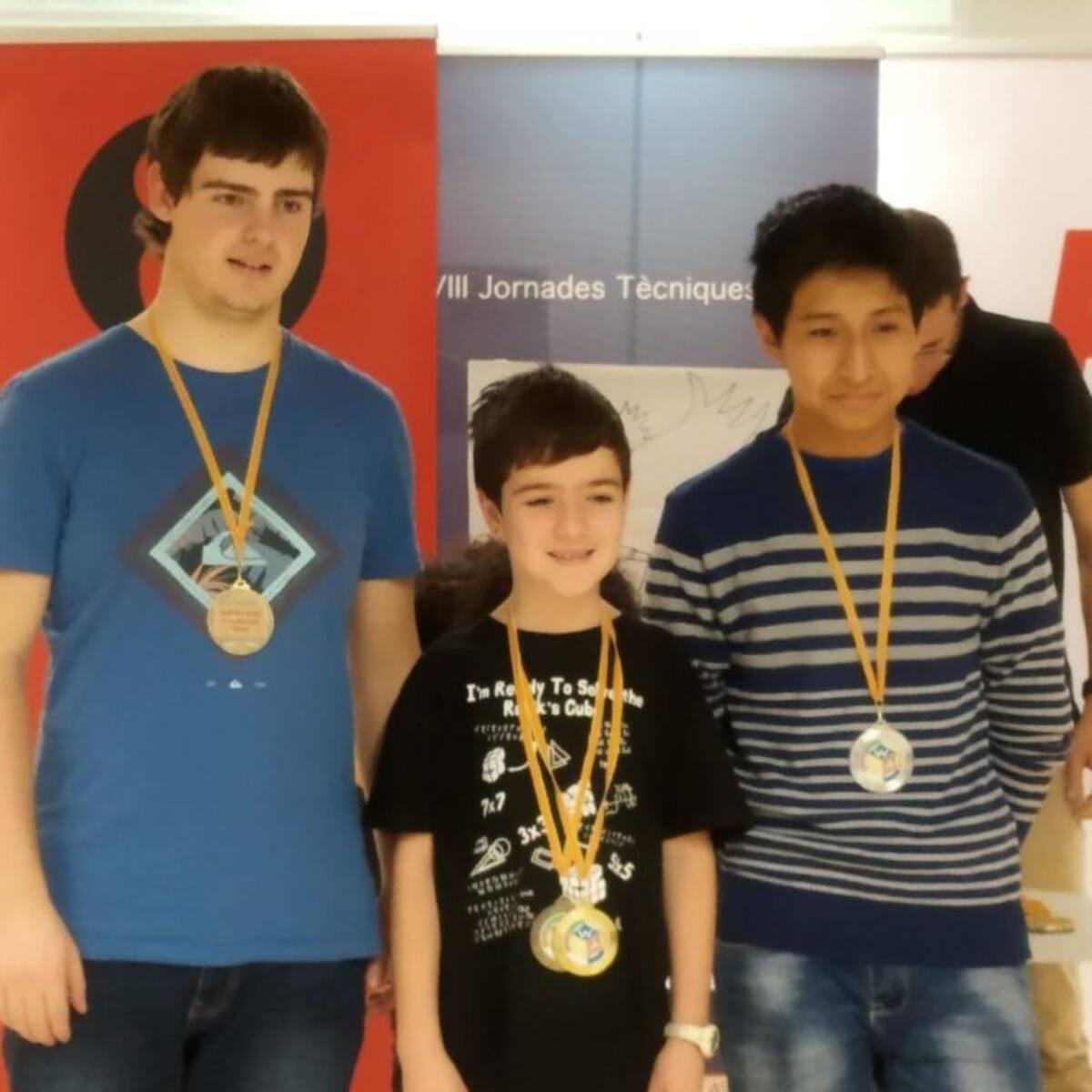 El niño berciano Héctor Haro, de nuevo oro en cubo de Rubik