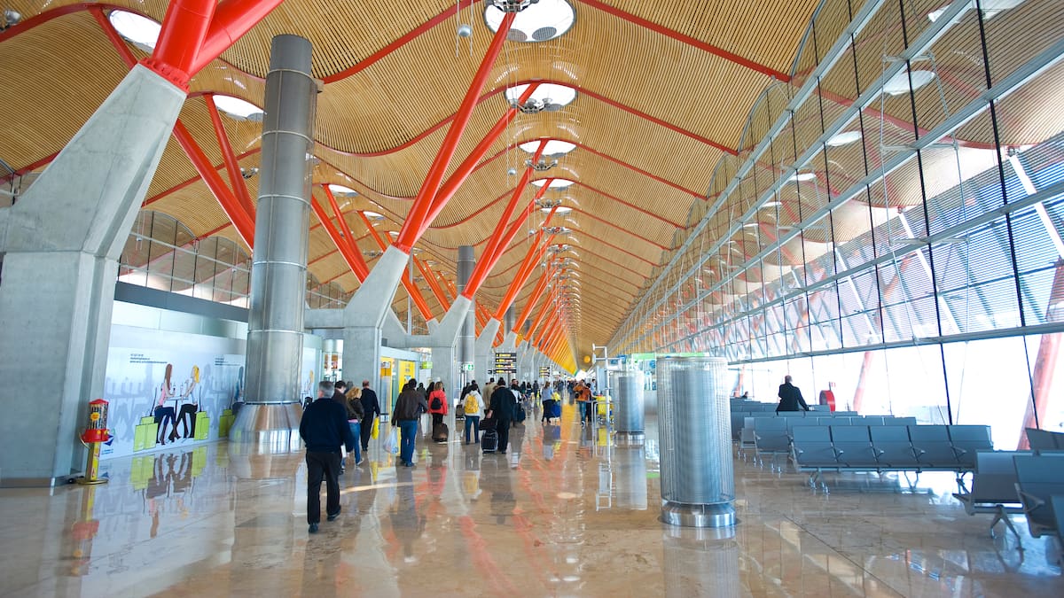 "Empieza a formarse una escisión en la sociedad": Niño Becerra alerta de la grave desigualdad económica que sufren las familias españolas