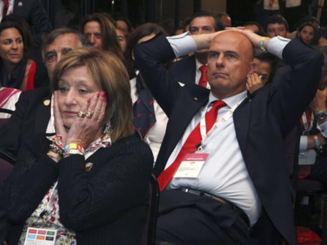 Varios miembros de la deleganción consternados tras la noticia