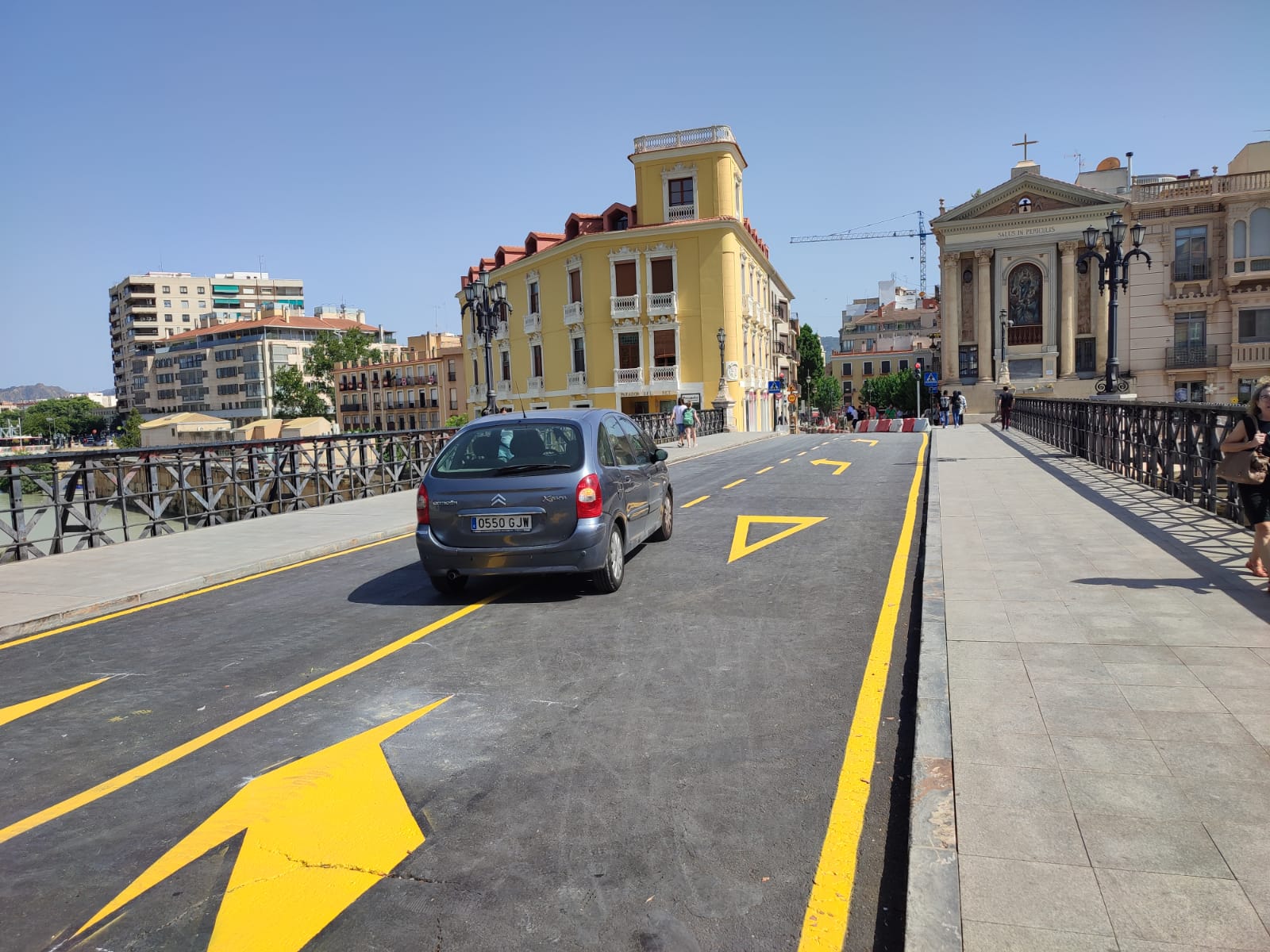 Reabre al tráfico el Puente Viejo de Murcia