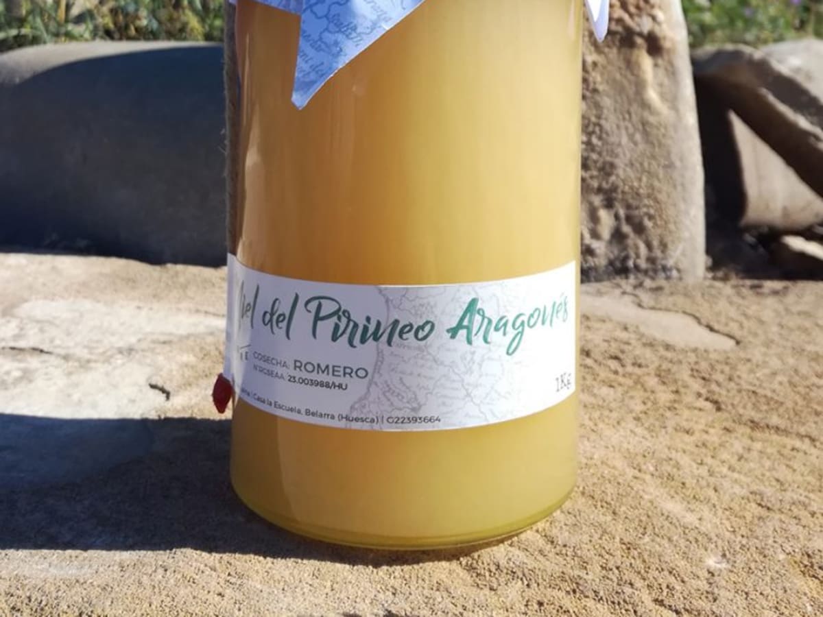 El proyecto Miel Libre une el paisaje del prepirineo aragonés con la apicultura sostenible