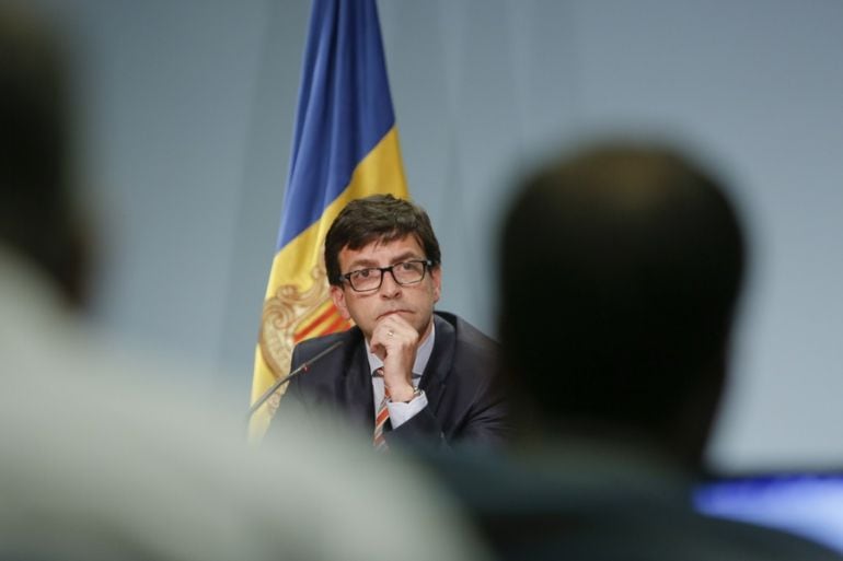 Jordi Cinca durant la roda de premsa d'ahir, posterior al Consell de Ministres.